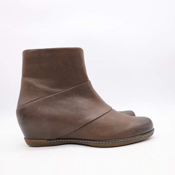 Dansko Lettie Women's Size 39 Brown Leather Hidden Wedge Comfort Boots - Picture 1 of 11